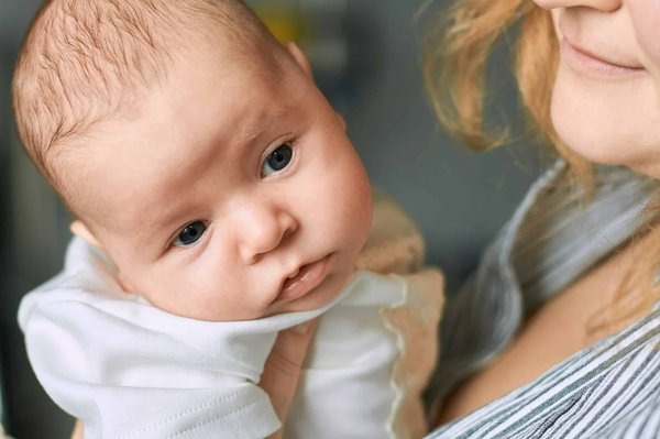 Astuces de maman : conseils et comparatifs pour jeunes mamans