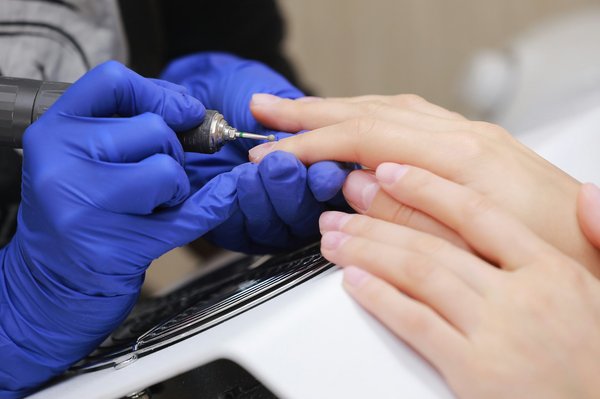 Découvrez les meilleures ponceuses ongle pour des ongles parfaits